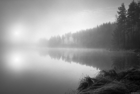 Syksyn sumua järvellä